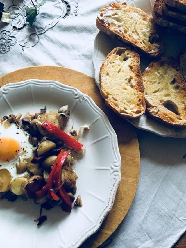 26234000_552956155056779_1965296105_n