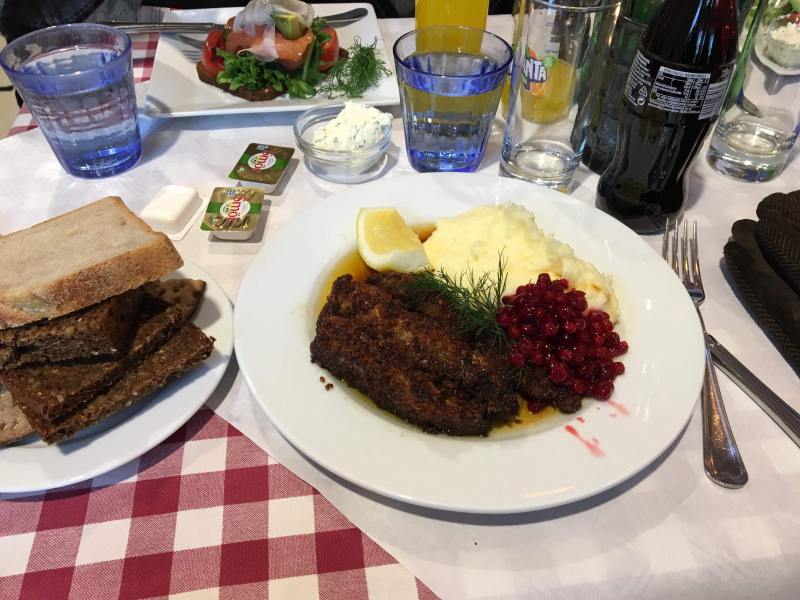 28125727_2038762713034313_1141574329_o