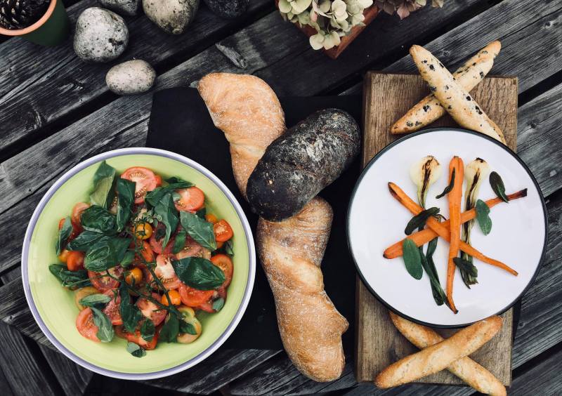 40119768_278747426075536_7134423304131051520_n